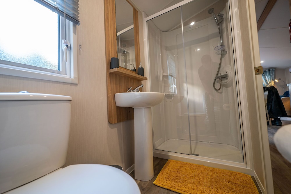 Premium Mobile Home, Private Bathroom (With Hot Tub) photo 2