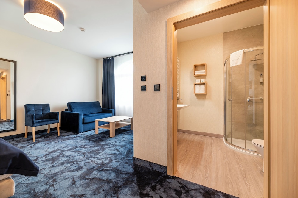Superior Room - Photo 11