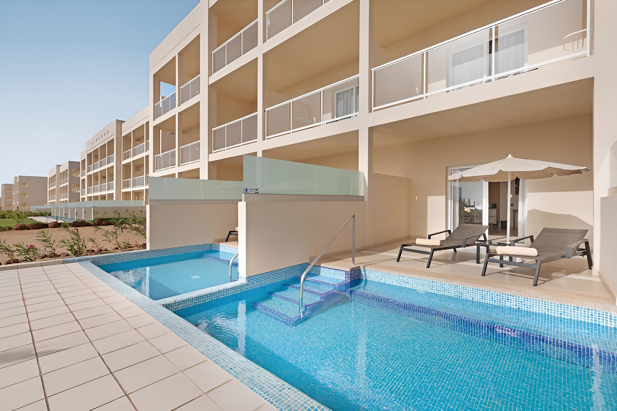 Junior Suite, Terrace (Swim-up & Adults Only) - Photo 3