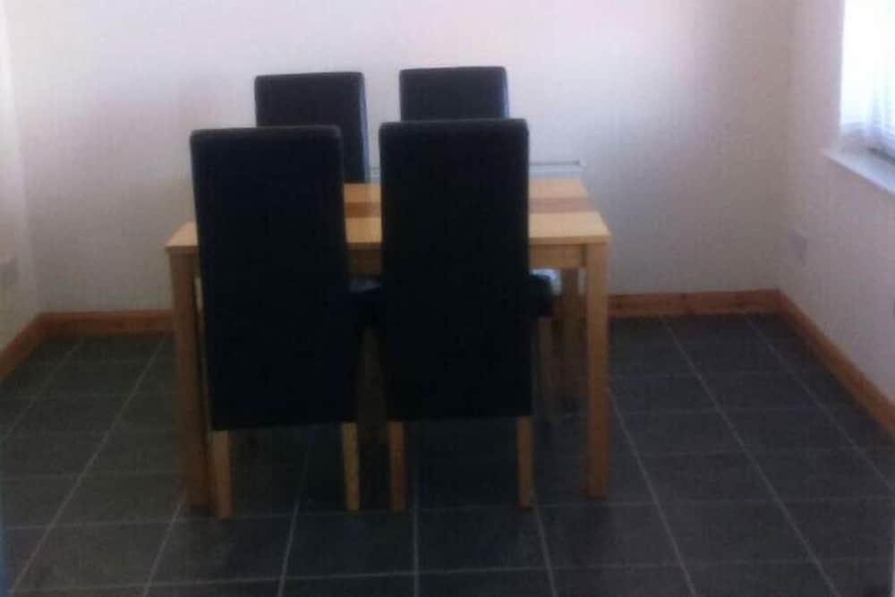 House, 4 Bedrooms photo 3