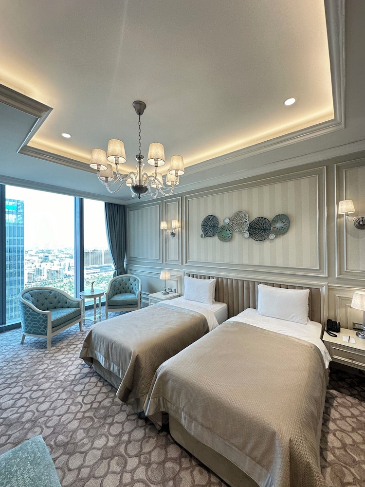 Executive Twin Room, City View