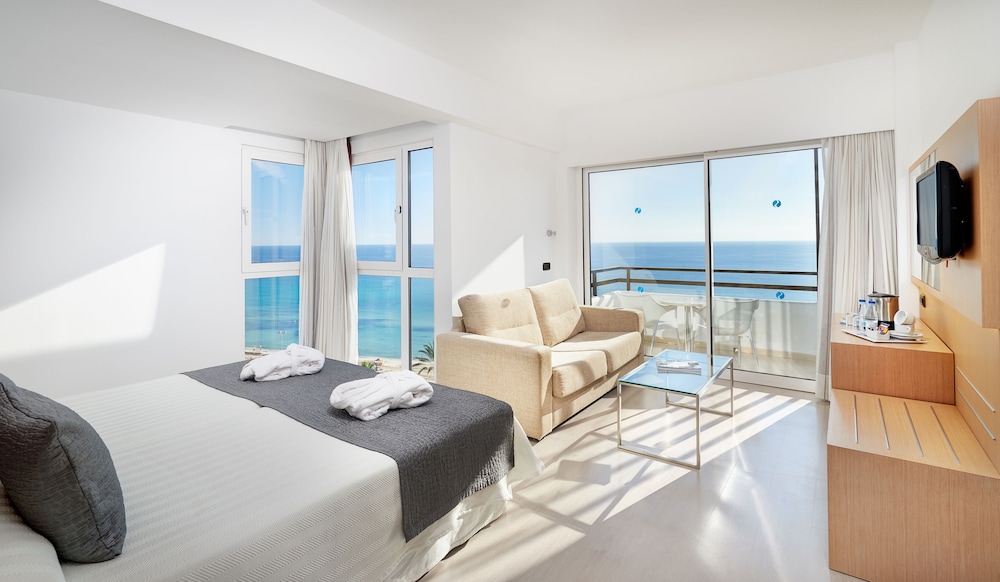 Junior Suite with Balcony (Non Smoking)