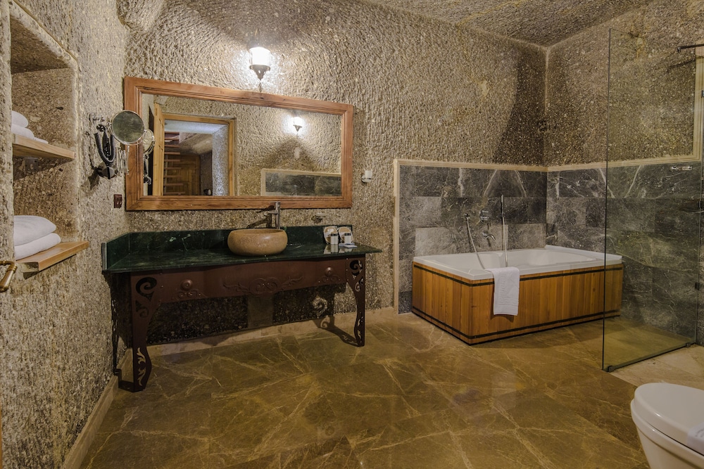 Comfort Suite, City View - Photo 3