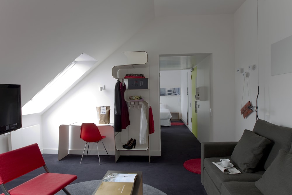 Junior Studio Suite thumbnail 5