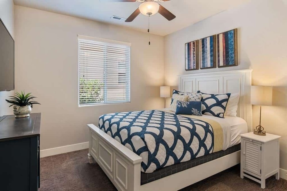 House, 5 Bedrooms photo 2