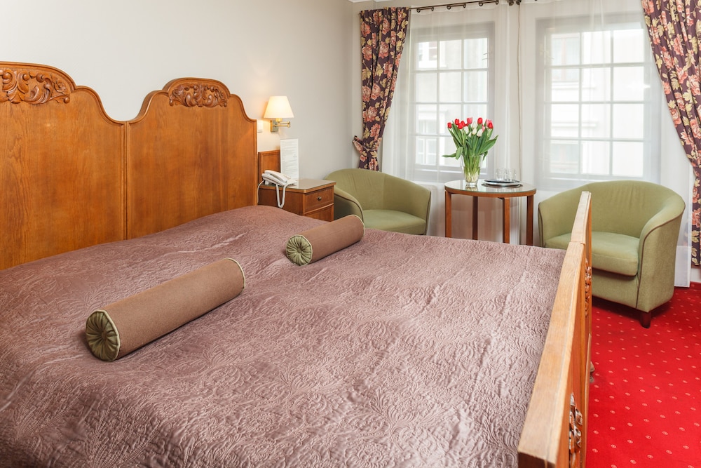 Single Room thumbnail 6