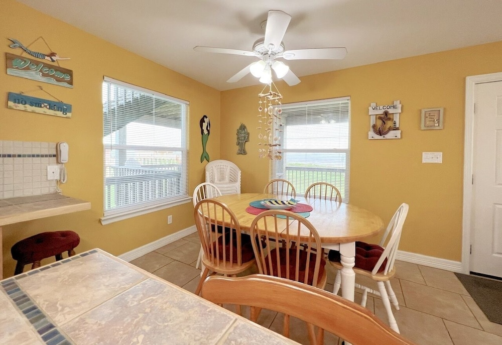 House, 2 Bedrooms photo 2
