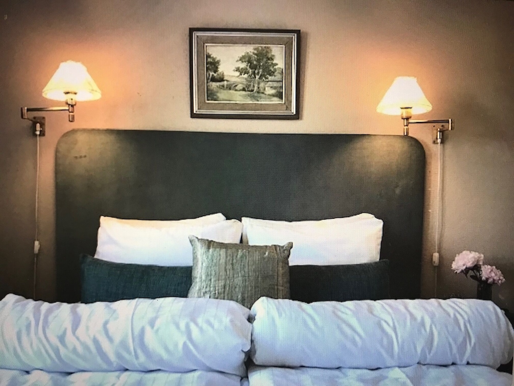 Small Double Room (Queensize Bed) photo 1