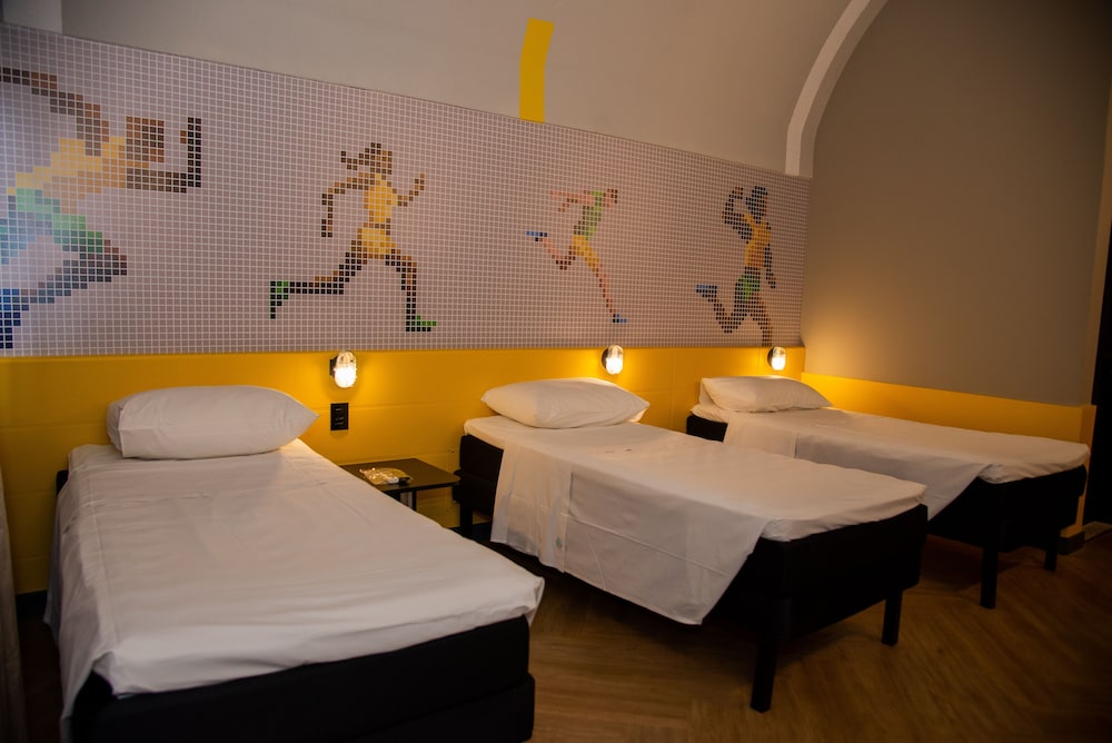 Executive Apartment, 3 Twin Beds - Photo 2