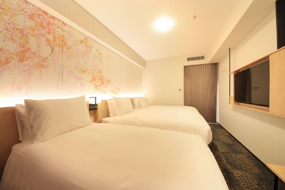 Standard Triple Room, Non Smoking - Photo 1