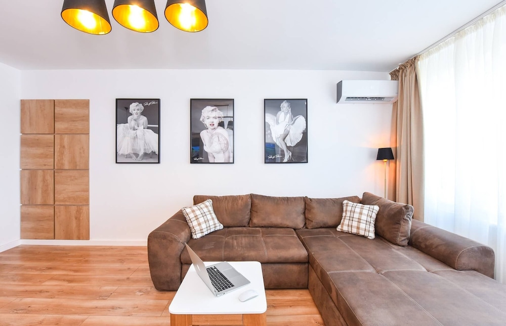 Apartment, 2 Bedrooms, Smoking, Balcony