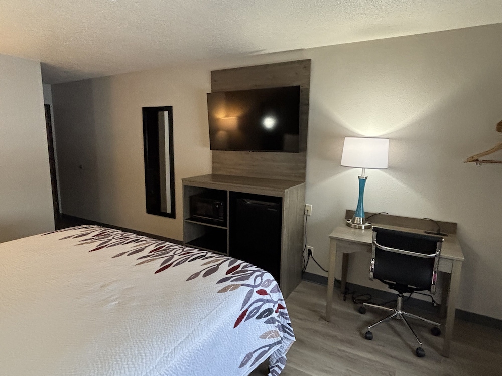 Superior Room, 1 King Bed, Non Smoking - Photo 4