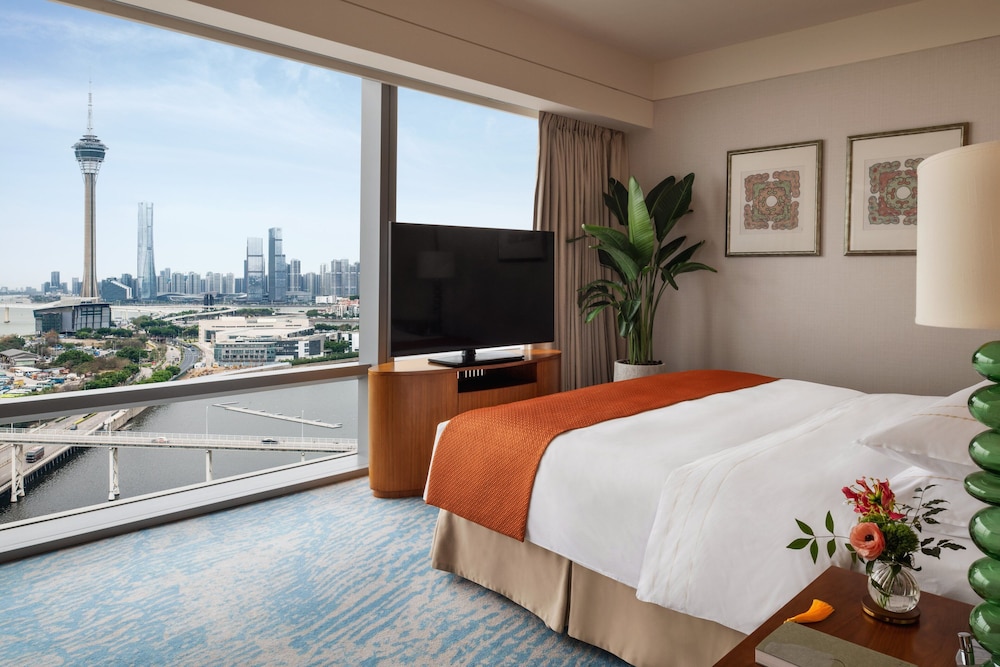 Suite, 1 King Bed (Waterfront Tower) - Photo 1