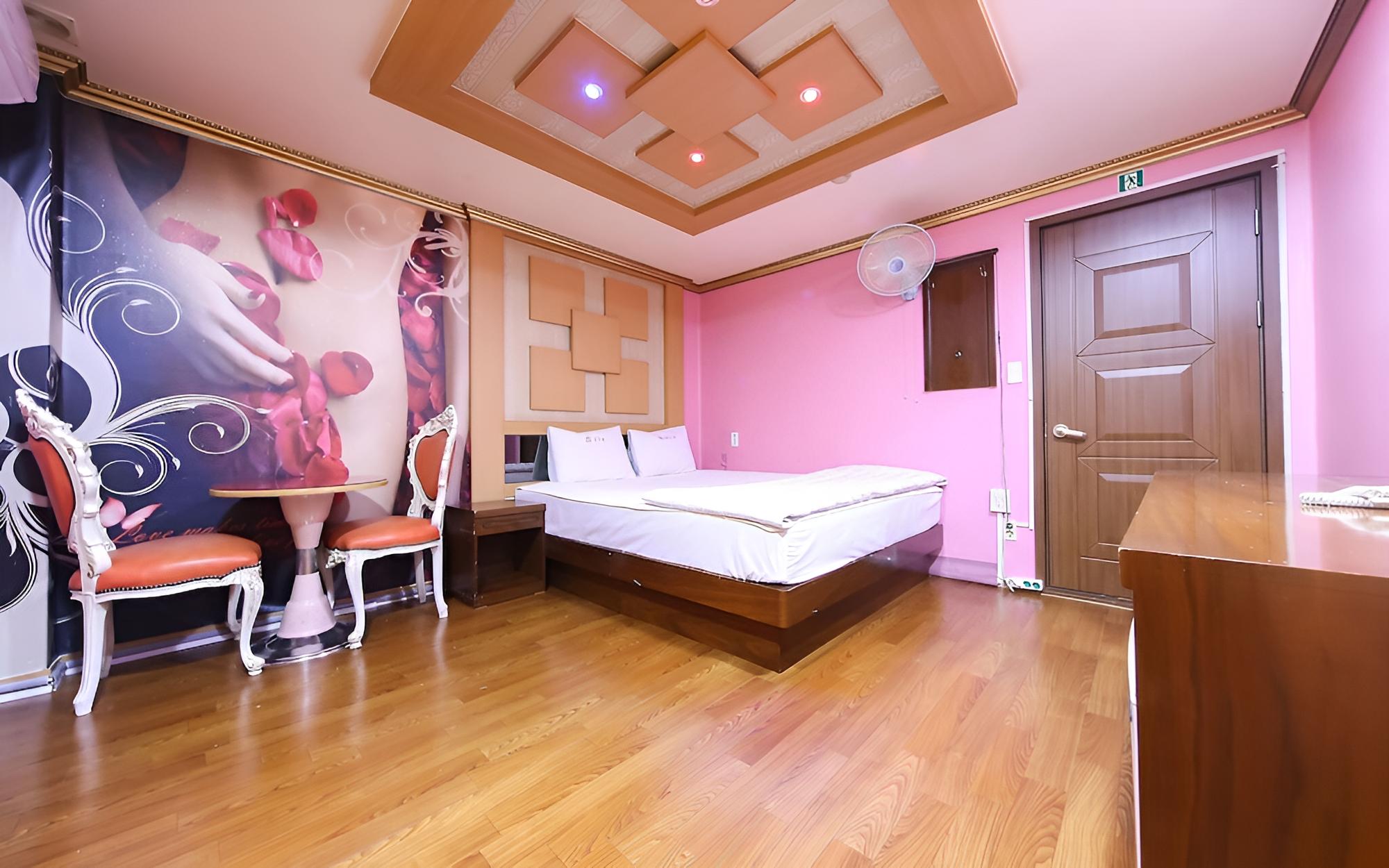 Room (Standard Room)