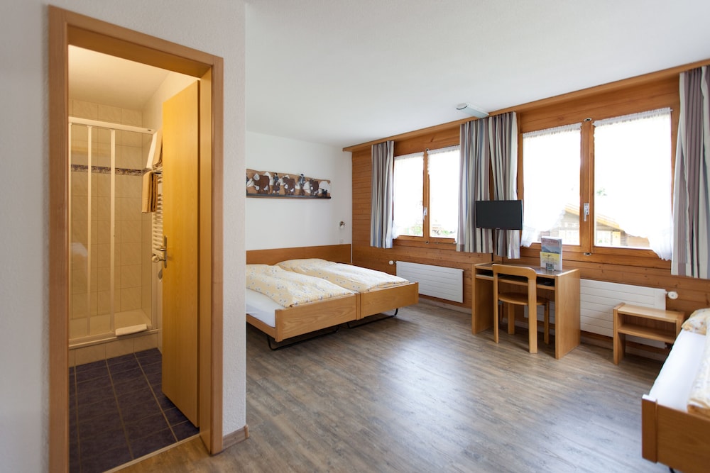 Triple Room, 3 Twin Beds, Non Smoking photo 2