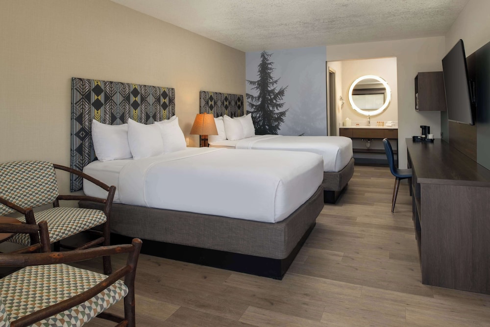 Room, 2 Queen Beds (Exterior Entry) - Photo 1