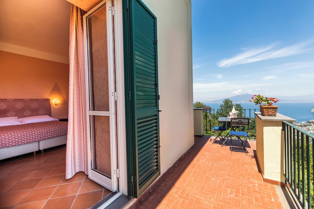 Villa Romita Classic with balcony, Annex Building photo 1