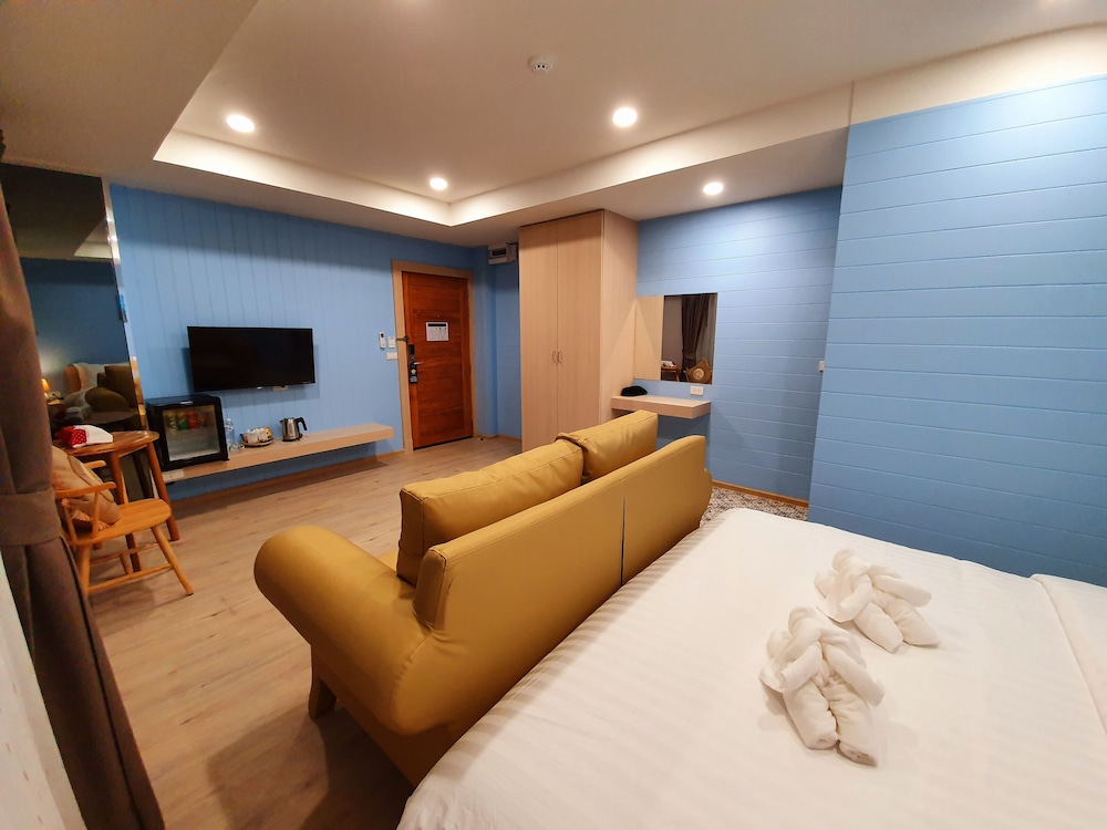 Deluxe Room - Photo 8