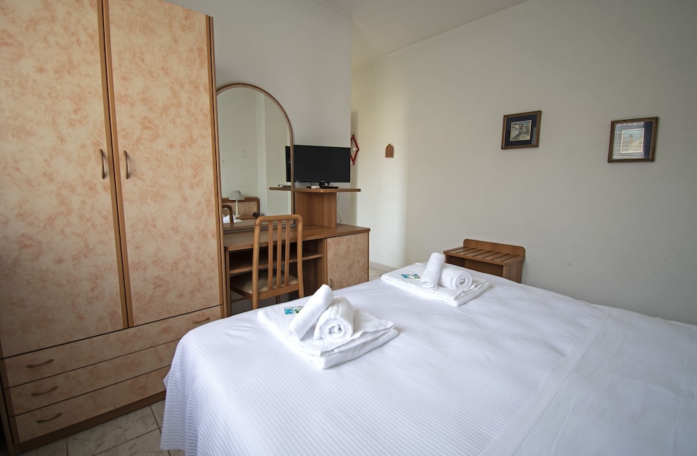 Double Room, 1 Queen Bed - Photo 3