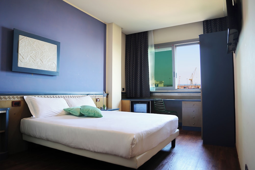 Standard Room, Harbor View - Photo 1