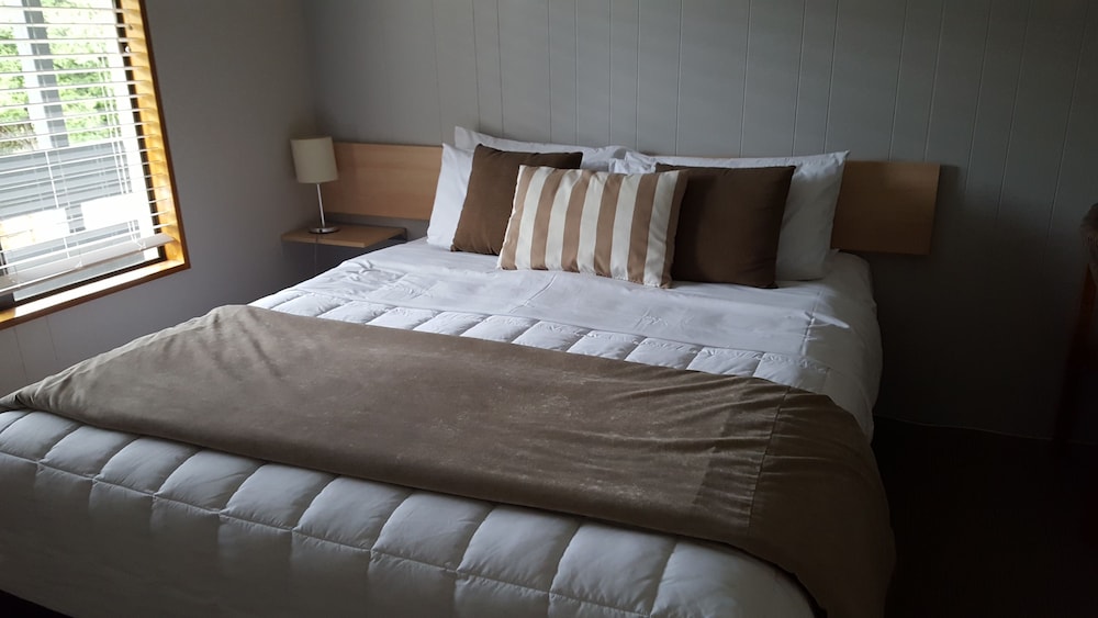 Standard Suite, 1 Bedroom, Kitchenette (Waterfront) photo 2
