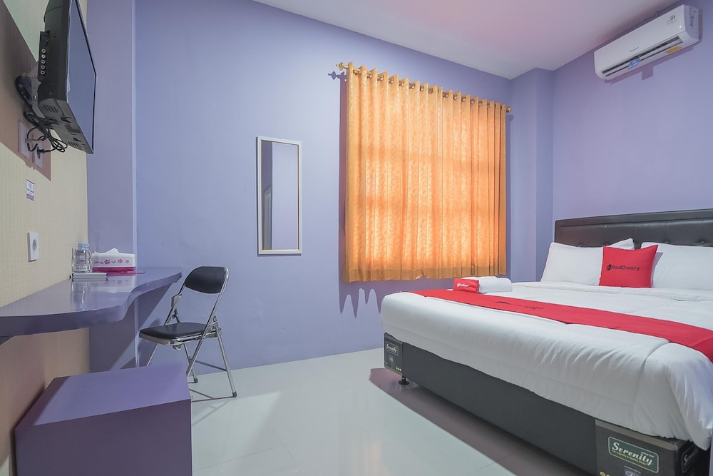 Double Room (RedDoorz) photo 3