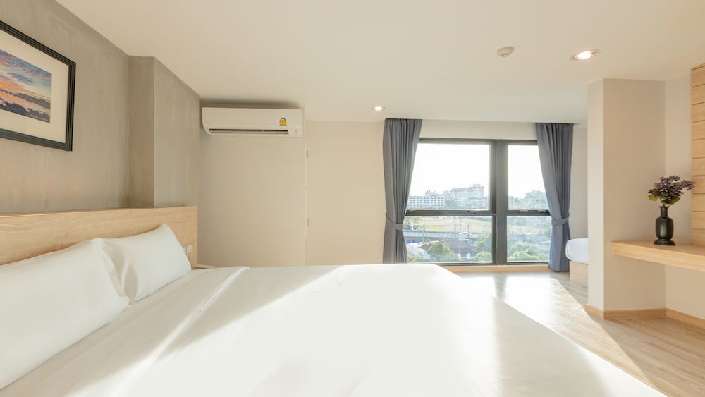 Luxury Triple Room