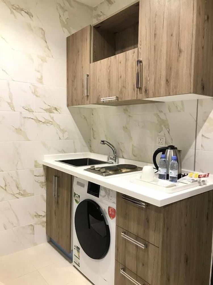 Basic Studio Suite, 1 Bedroom, City View photo 3