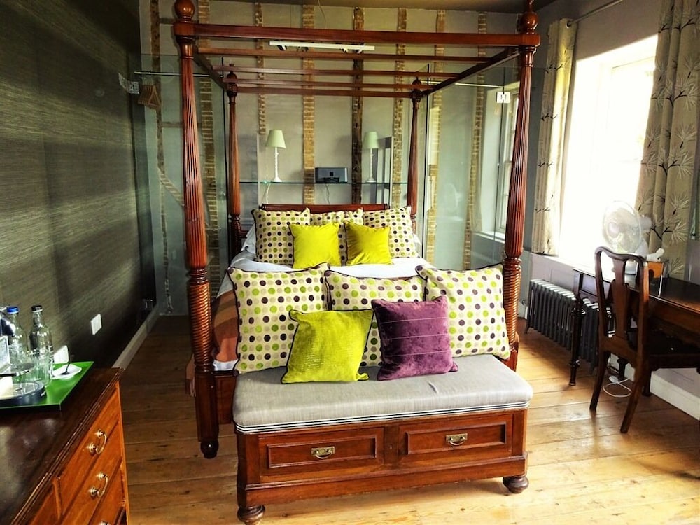 Superior Double Room, Ensuite (KING) - Photo 5