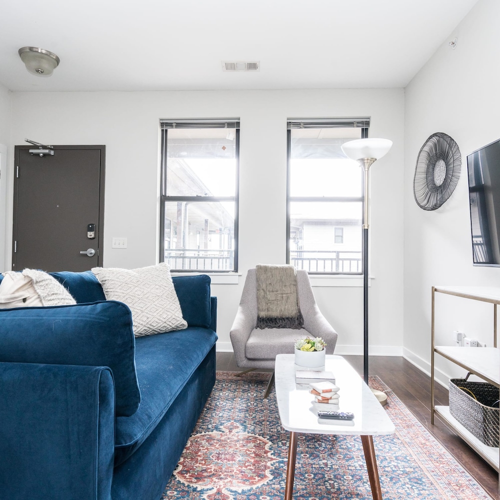 Cozysuites Music Row Chic 1BR w Free Parking 42, Photo 26