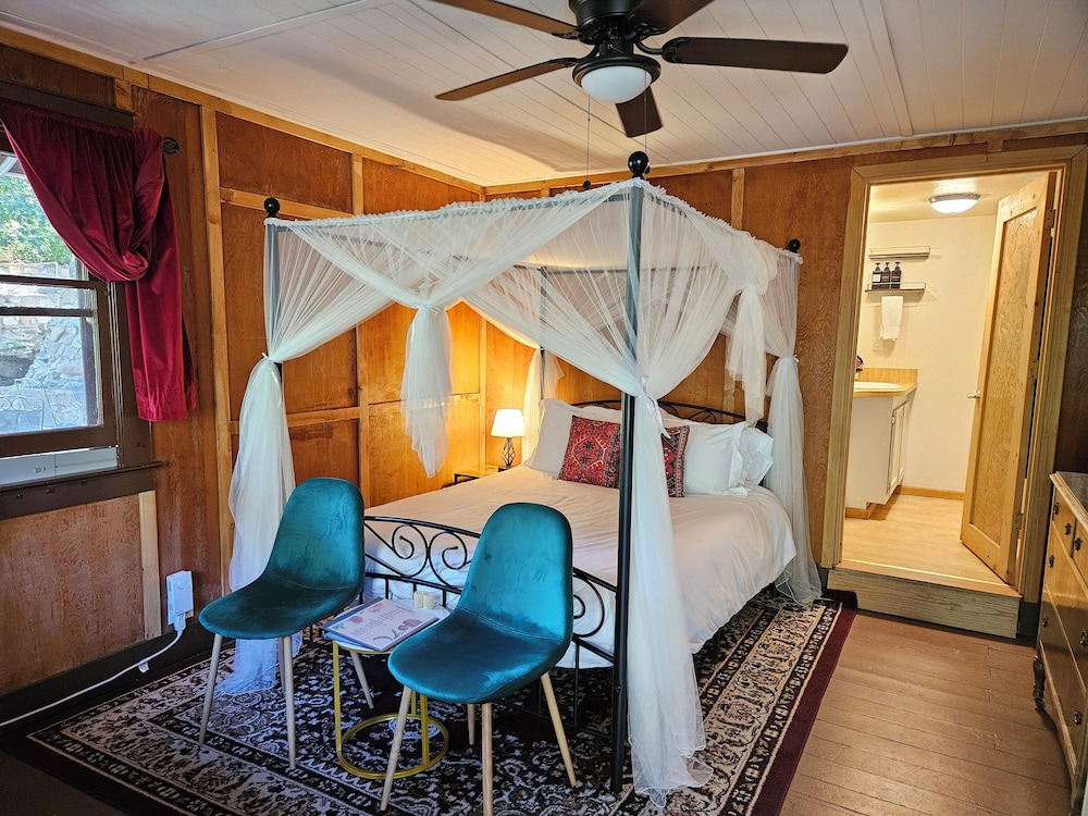 Superior Room, 1 Queen Bed, Non Smoking, River View