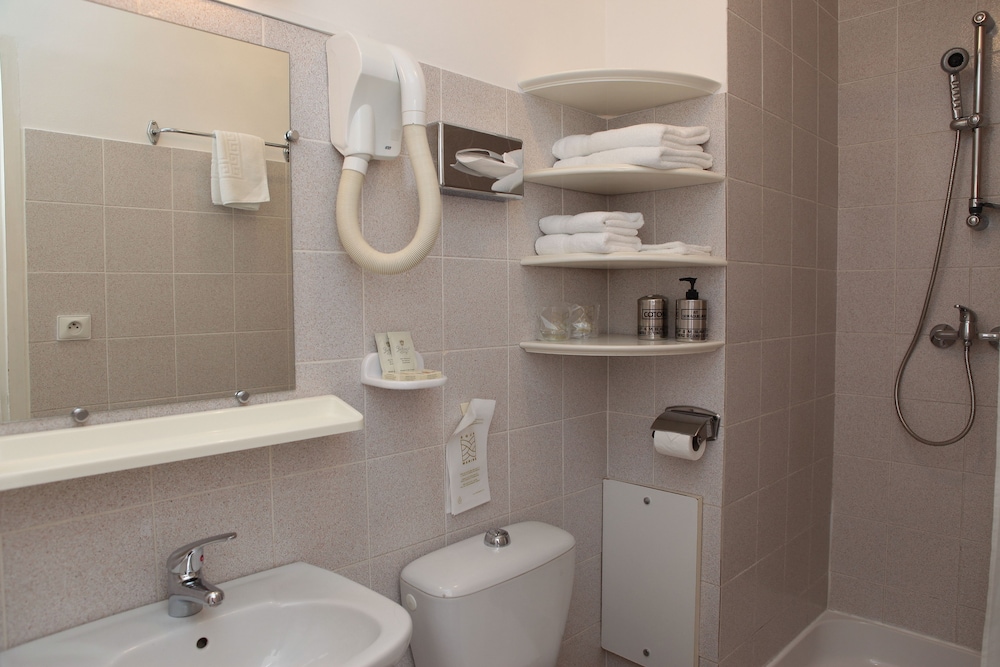 Standard Double Room photo 3