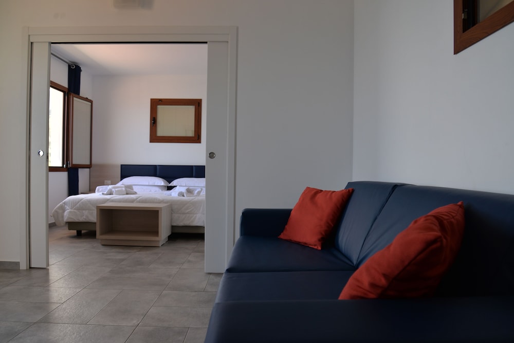 Apartment, 1 King Bed with Sofa bed, Sea View photo 3