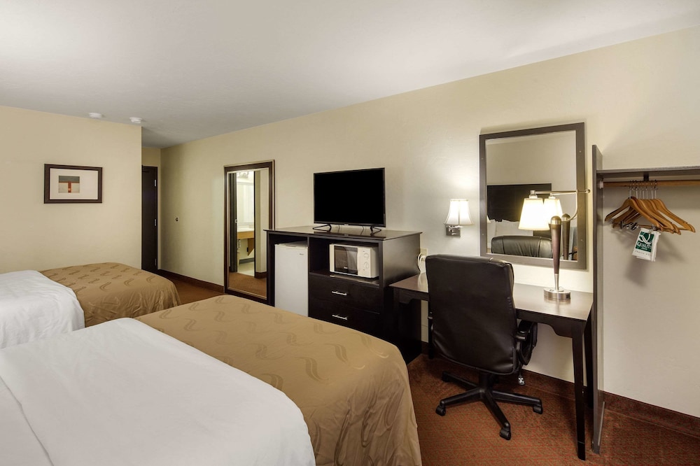 Standard Room, 2 Queen Beds, Non Smoking - Photo 3