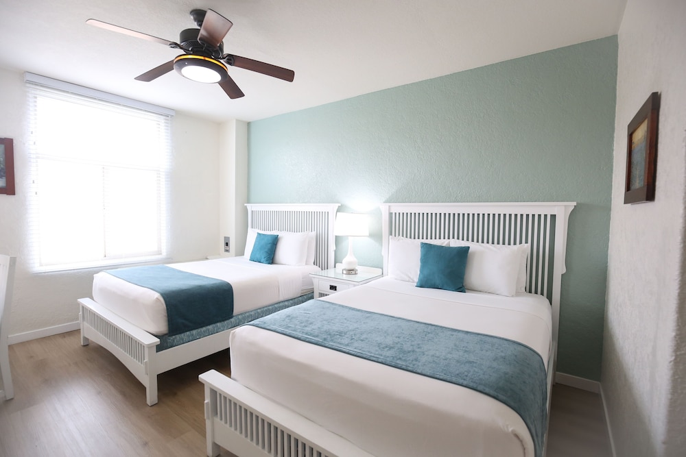 Standard Room, 2 Queen Beds - Photo 4