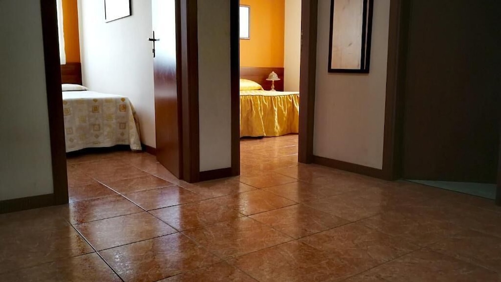 Family Room, 2 Bedrooms (6 Adults) photo 1