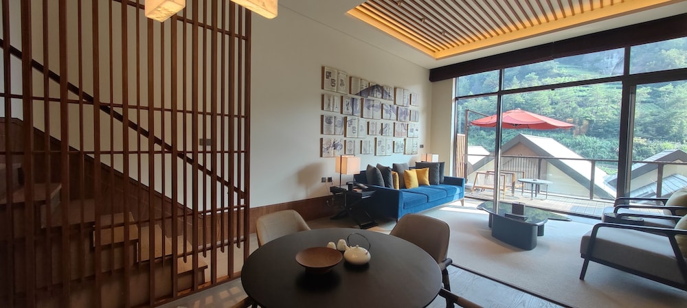 Villa photo 1
