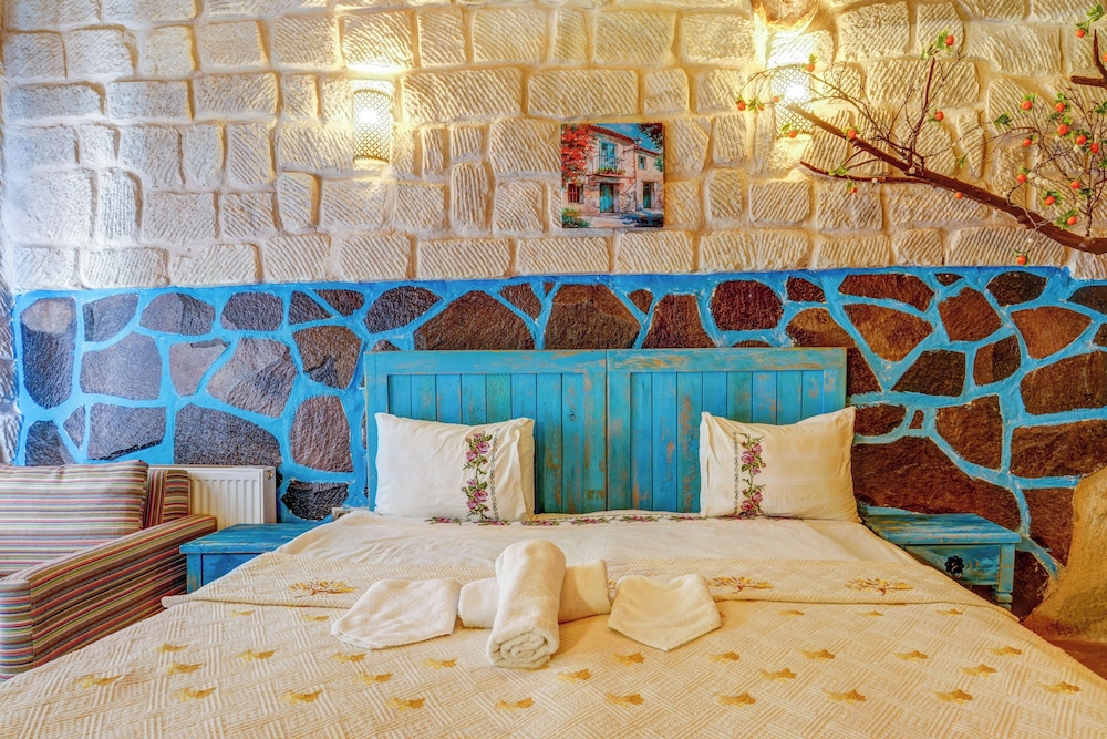 Deluxe Room - Photo 8