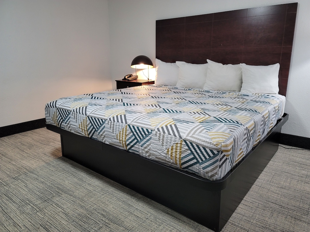Standard Room, 1 King Bed