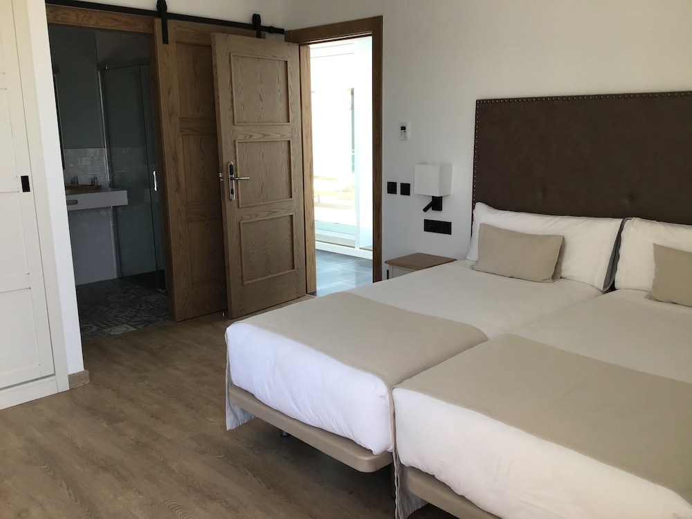 Deluxe Double Room, 2 Twin Beds, Non Smoking photo 3