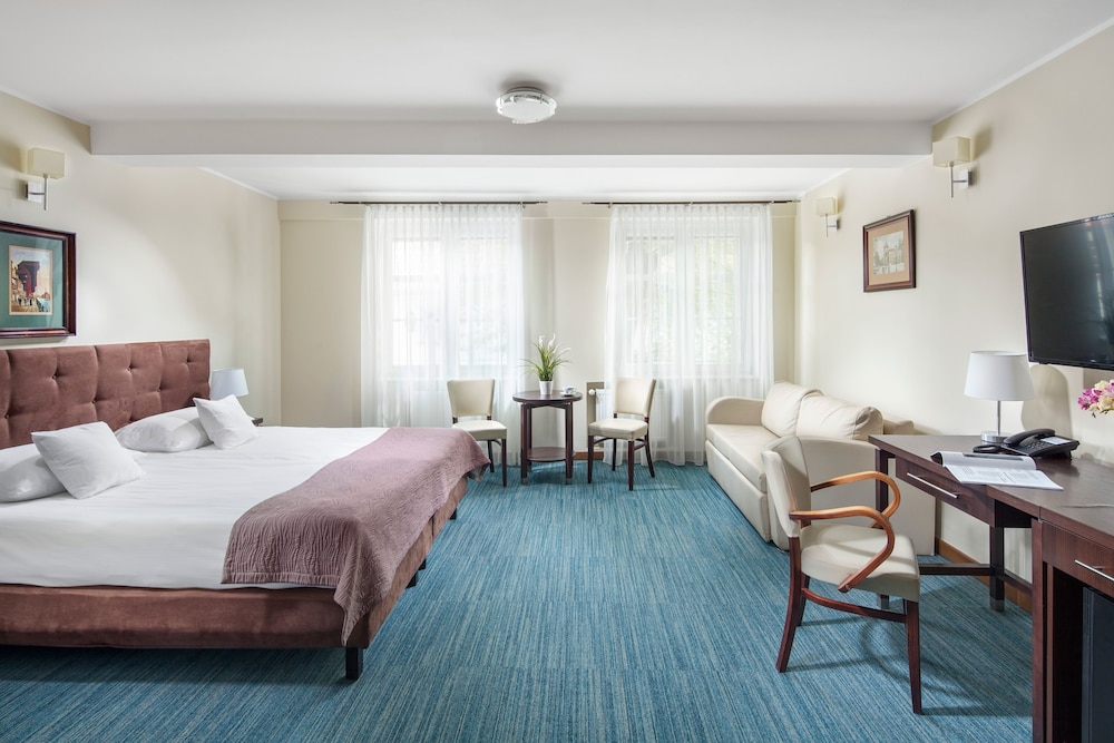 Superior Double or Twin Room - Photo 1