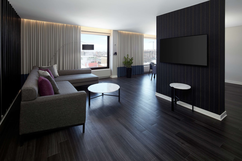 Suite, 1 King Bed (Vice Presidential)