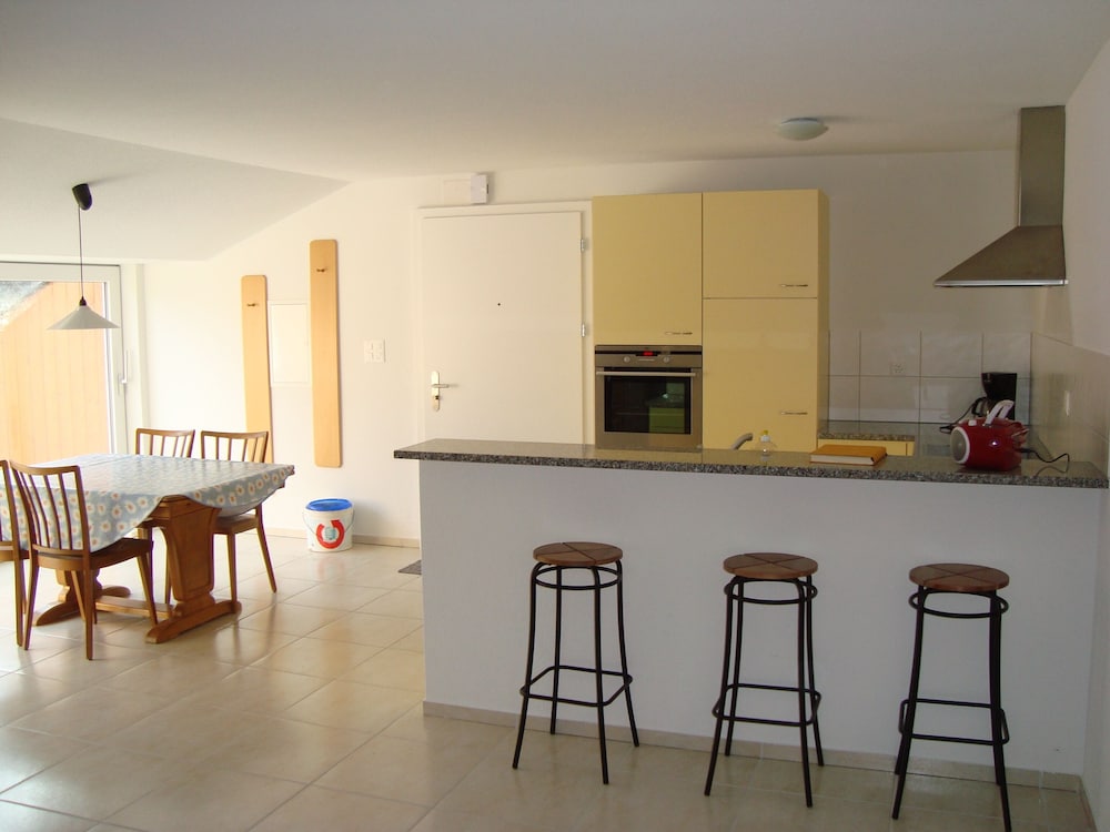 Apartment, 2 Bedrooms, Balcony (West) photo 3