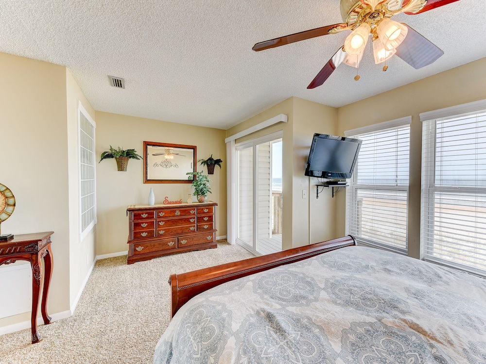 Condo (2 Bedrooms)