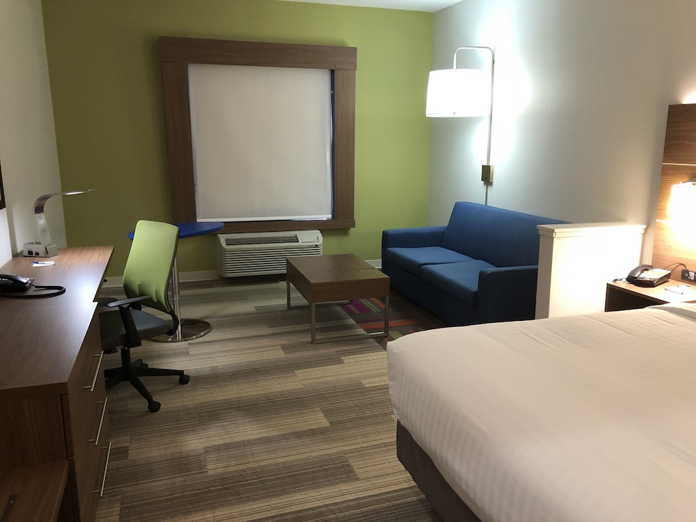 Suite, 1 King Bed, Accessible (Mobility Tub) photo 1