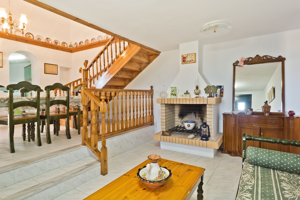 Villa photo 3