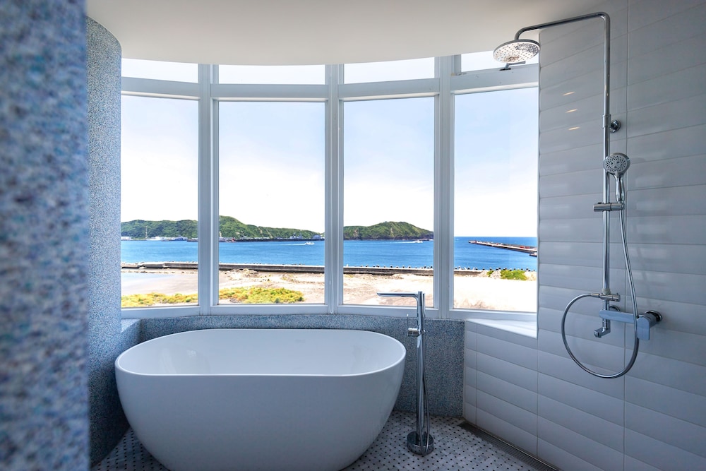 Elite Double Room, Non Smoking, Ocean View photo 3