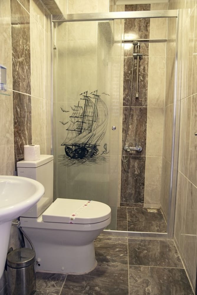 Standard Twin Room, Partial Sea View, Beachfront photo 2