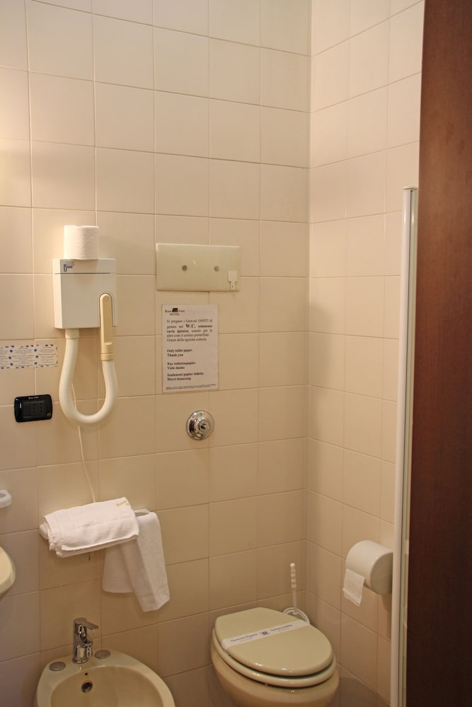 Standard Triple Room - Photo 3