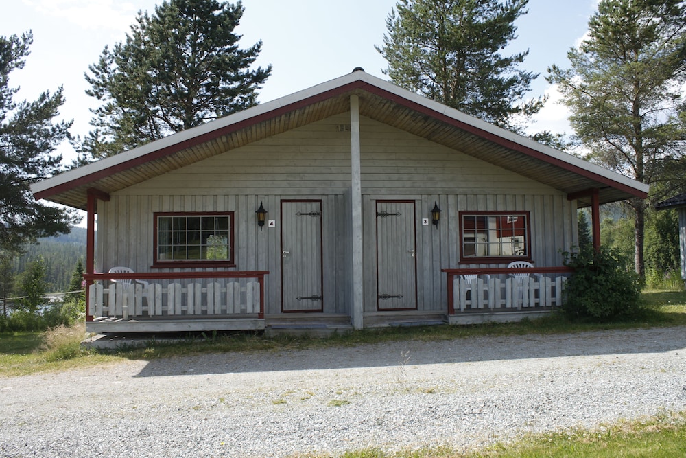 Basic Cabin (bedsheets/cleaning not included) photo 1